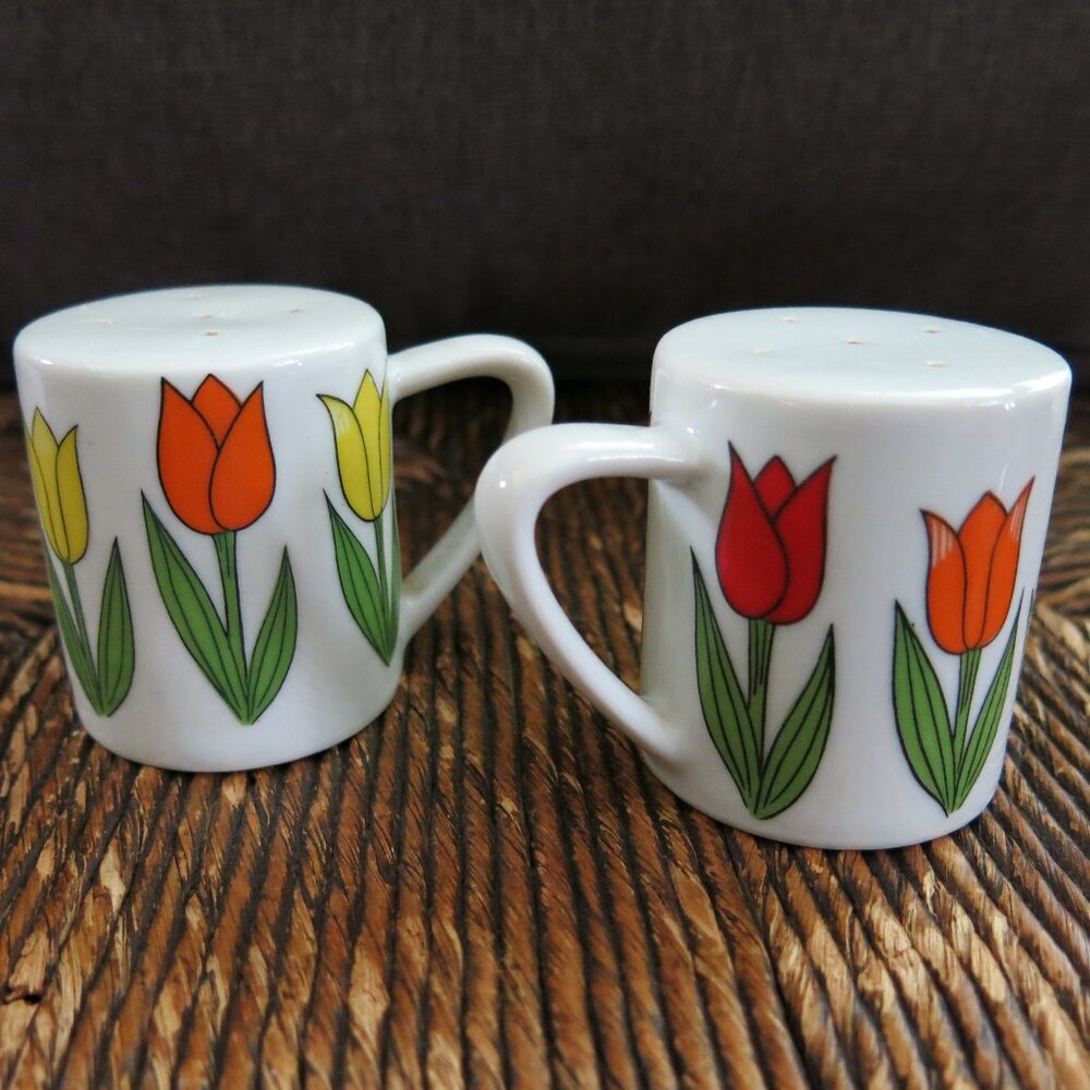 Vintage MCM Ceramic Floral Orange Red Yellow Tulip Salt And Paper Shakers